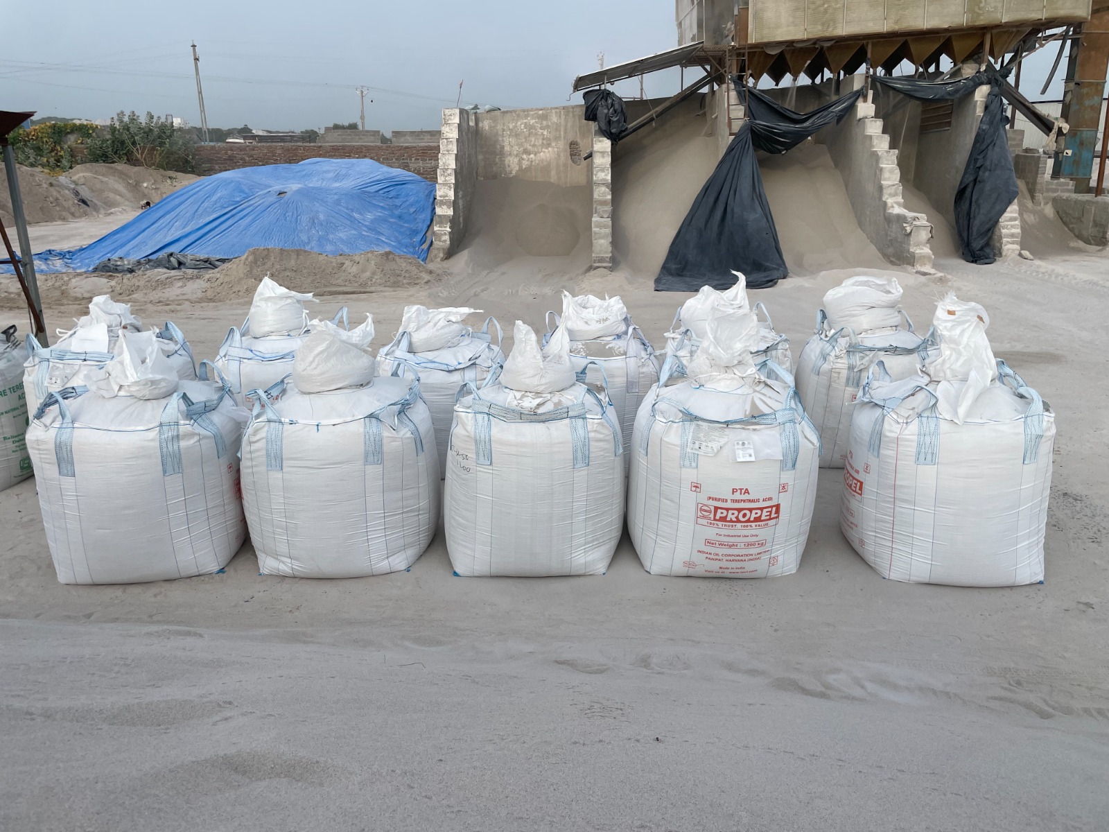 Loading and unloading area at mineral site